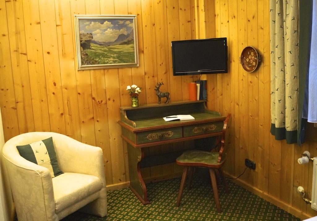Landhaus Alpina Casa de hóspedes Mittersill Quarto foto