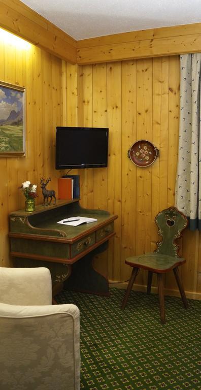 Landhaus Alpina Casa de hóspedes Mittersill Quarto foto