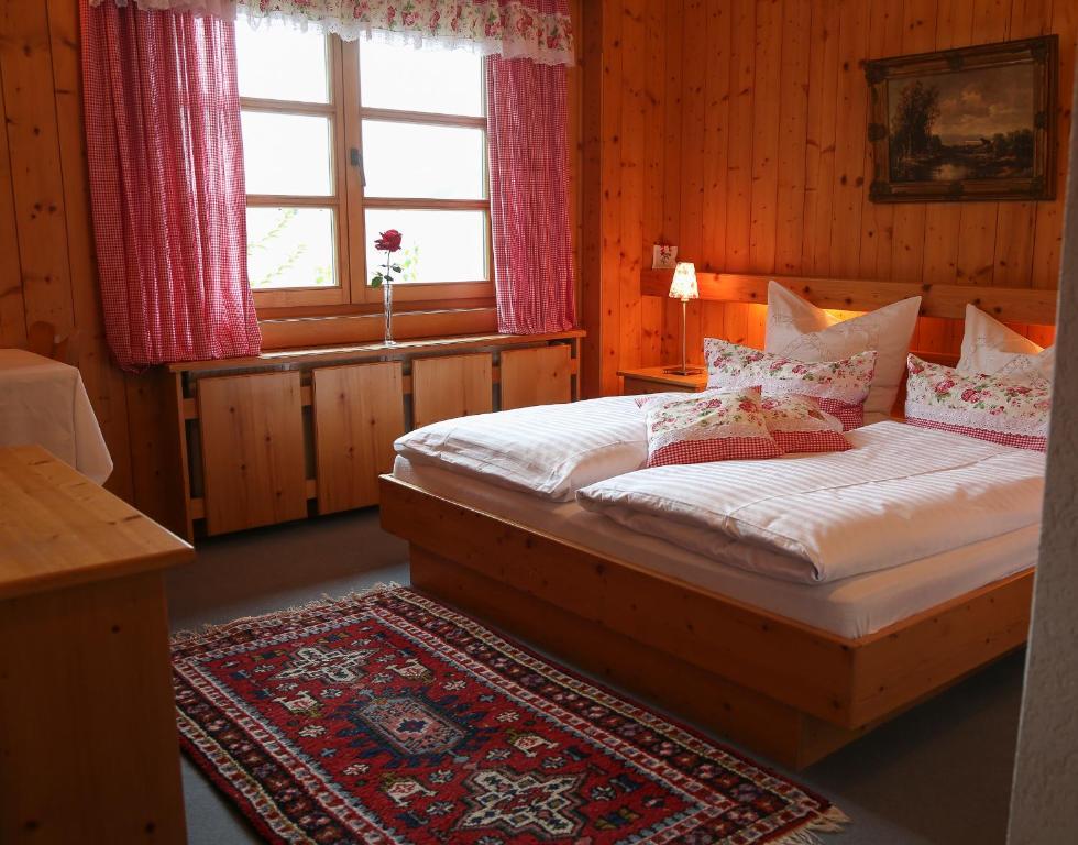 Landhaus Alpina Casa de hóspedes Mittersill Quarto foto